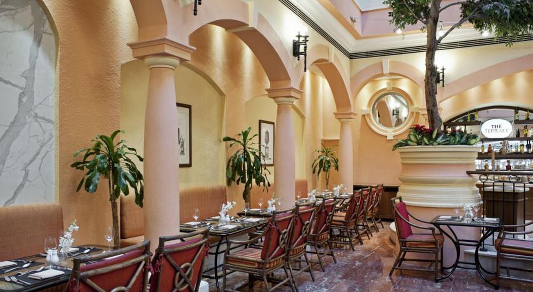 Grand Excelsior Hotel Deira Dubái Restaurante foto